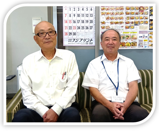 理事の眞保　誠さん（左）来訪