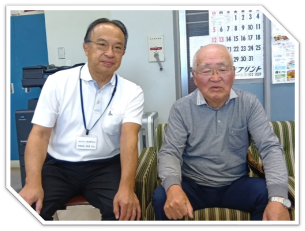 会員の長谷川　一義さん（左）来訪
