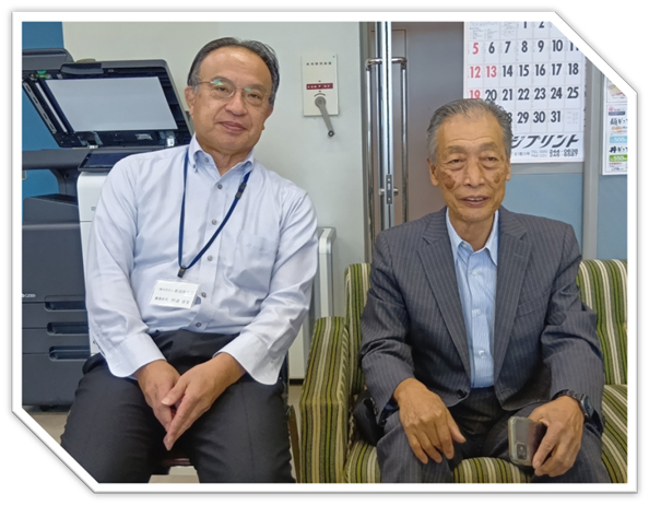 会員の池田　久一郎さん（右）来訪