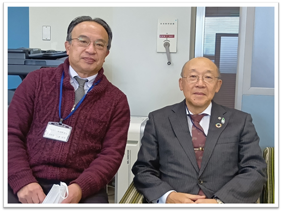 会員の髙橋　猛さん（右）来訪